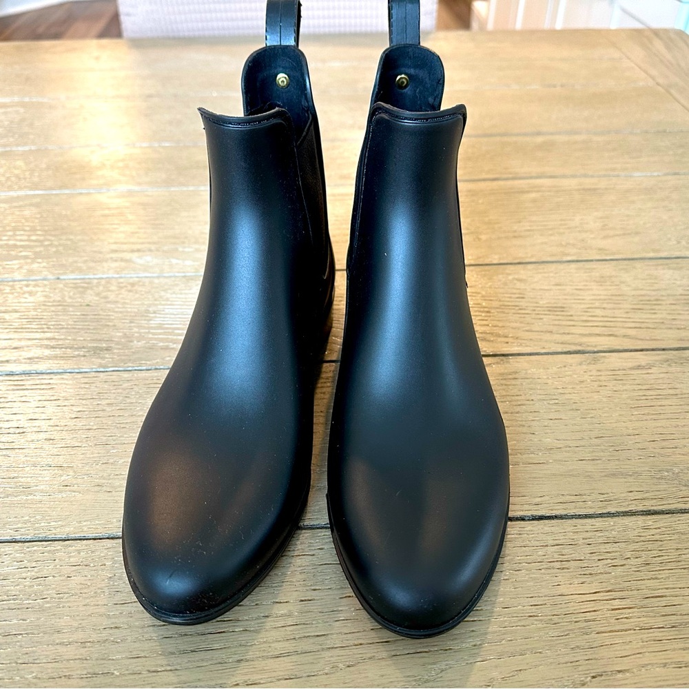 SAME EDELMAN black matte rain boots